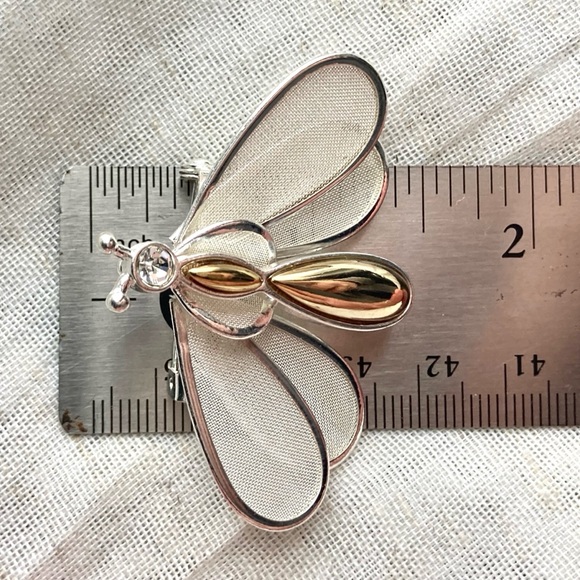 💐3/$12 Two-Tone Bee Trembler Brooch/Pin Silvertone Goldtone Movable Wings - Picture 7 of 7